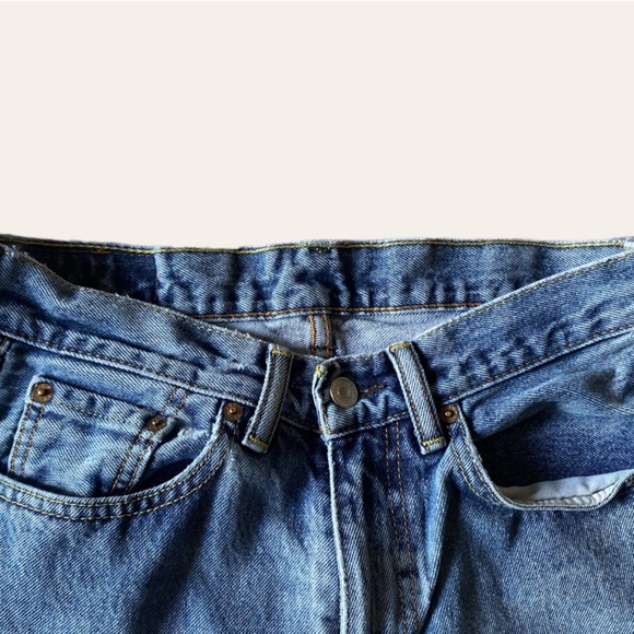 Levi’s 505 Jeans - Picture 4 of 4